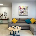 Modern 2Br Apartment With Pool, Veranda & Garden In Paphos