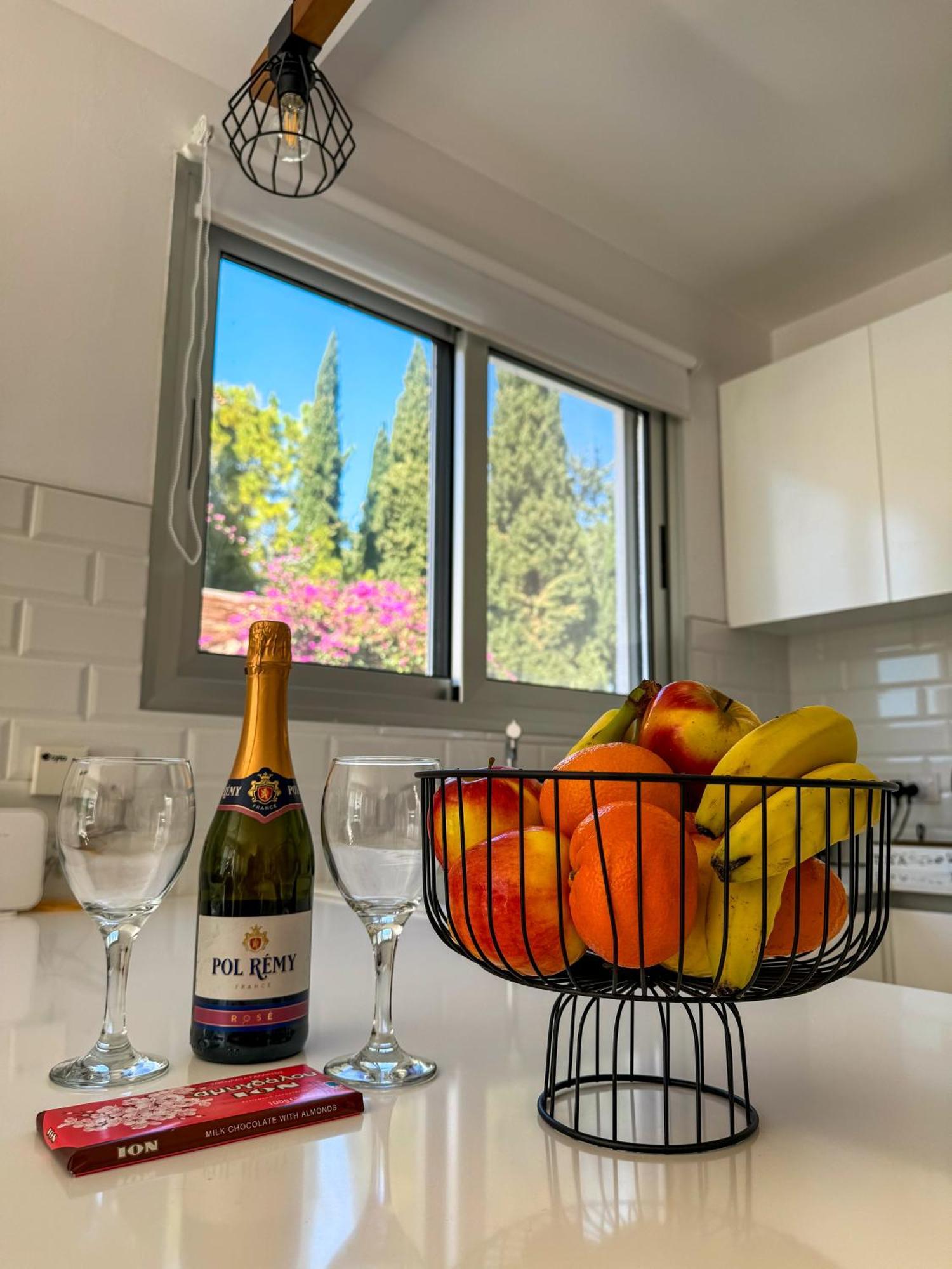 Apartament Modern 2br With Pool, Veranda & Garden In Pafos